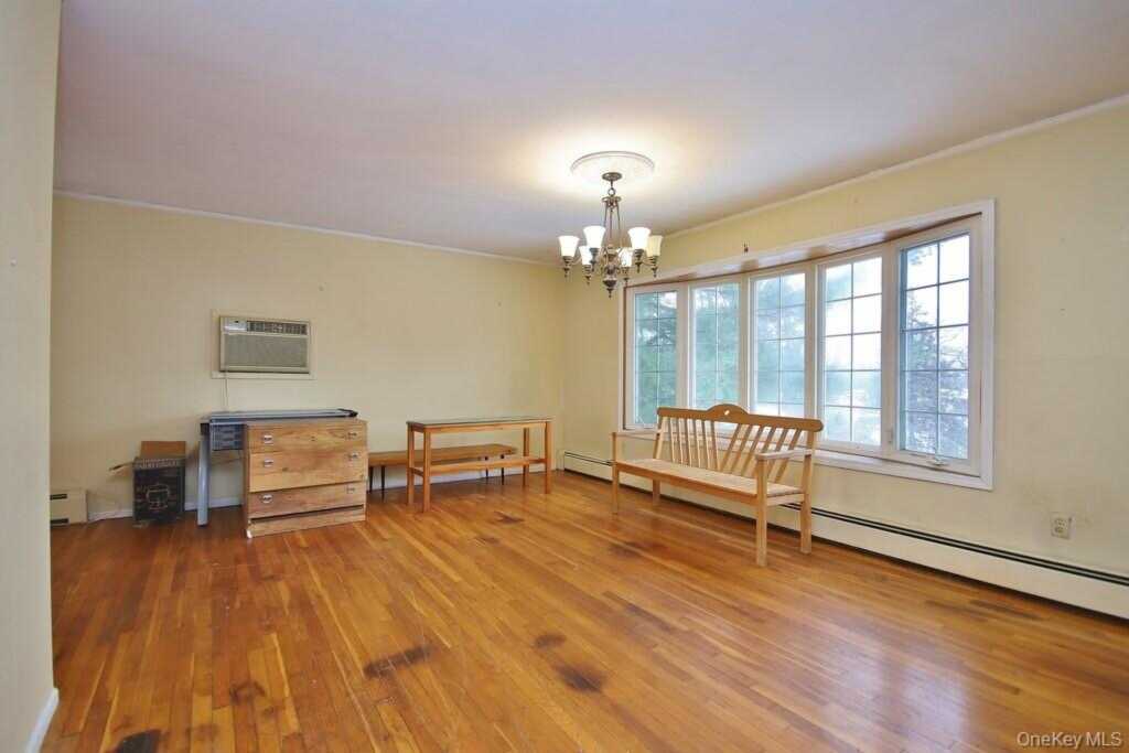 887 Stockton Road, Valley Cottage, NY 10989 - Photo 10 of 34