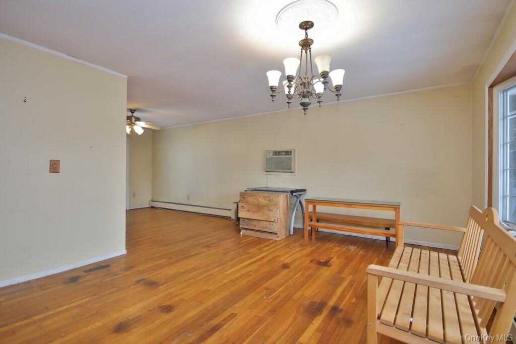 887 Stockton Road, Valley Cottage, NY 10989 - Photo 13 of 34