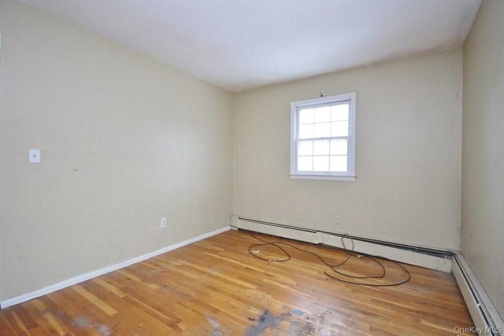 887 Stockton Road, Valley Cottage, NY 10989 - Photo 17 of 34