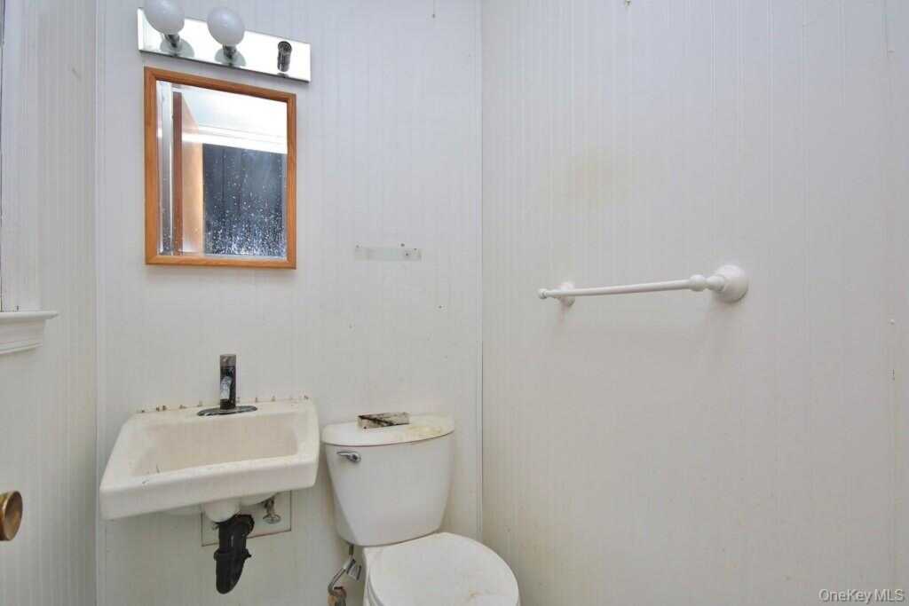 887 Stockton Road, Valley Cottage, NY 10989 - Photo 18 of 34