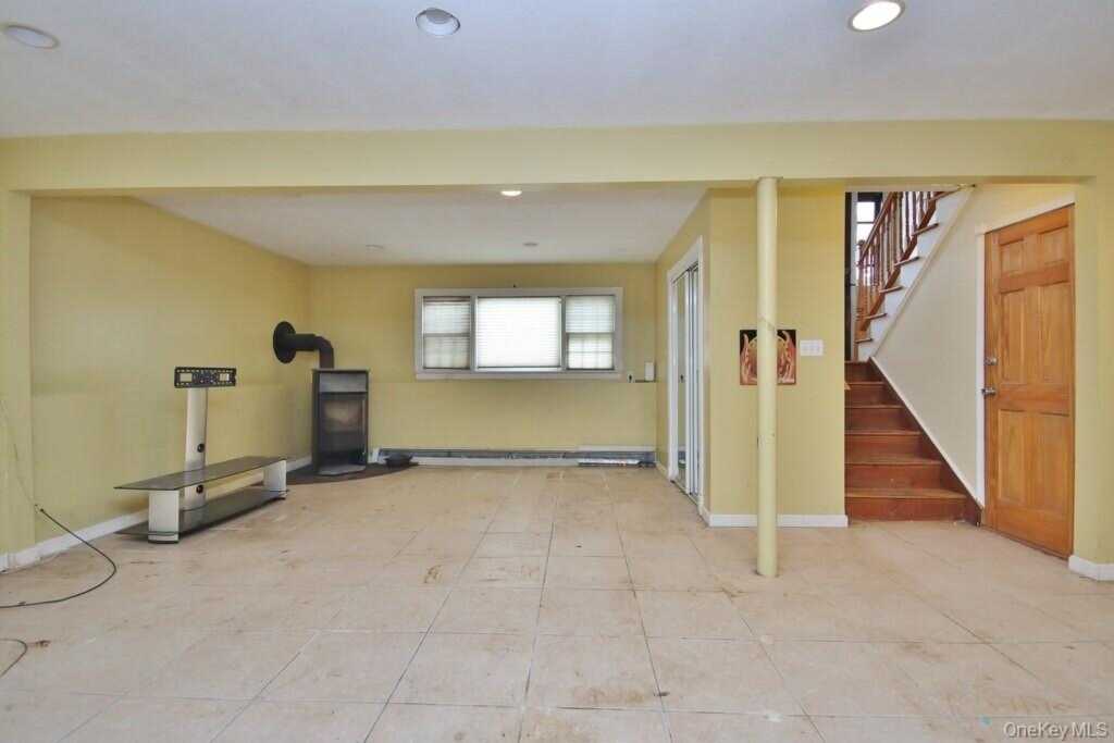 887 Stockton Road, Valley Cottage, NY 10989 - Photo 20 of 34