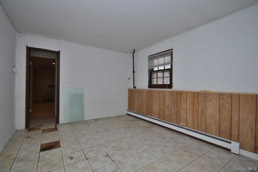 887 Stockton Road, Valley Cottage, NY 10989 - Photo 25 of 34