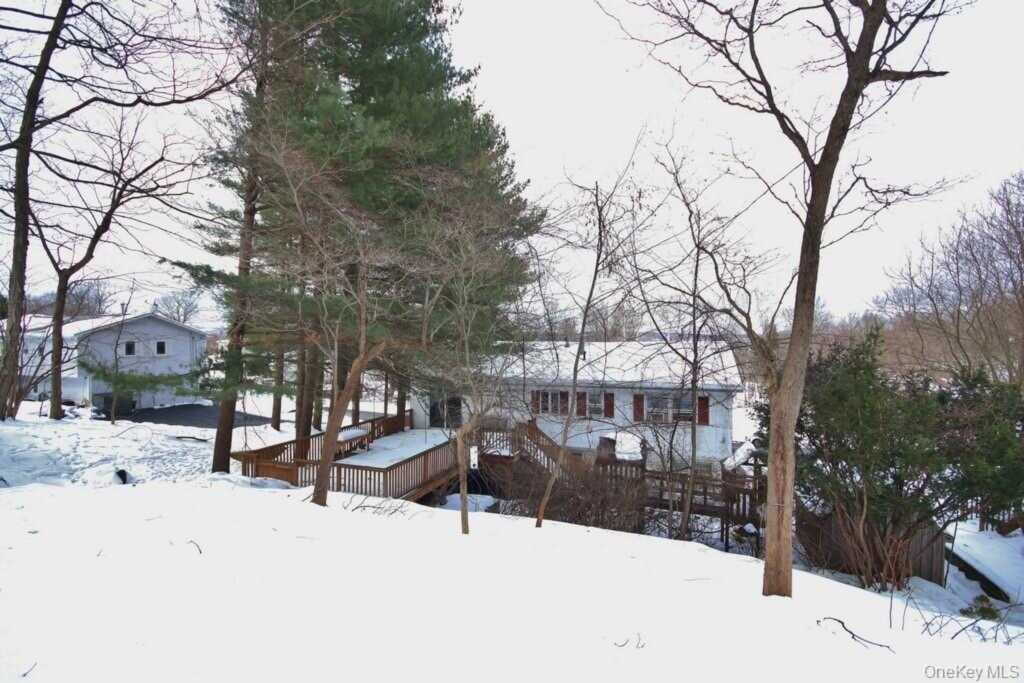 887 Stockton Road, Valley Cottage, NY 10989 - Photo 30 of 34