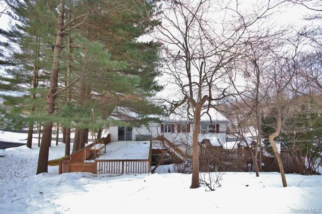 887 Stockton Road, Valley Cottage, NY 10989 - Photo 31 of 34