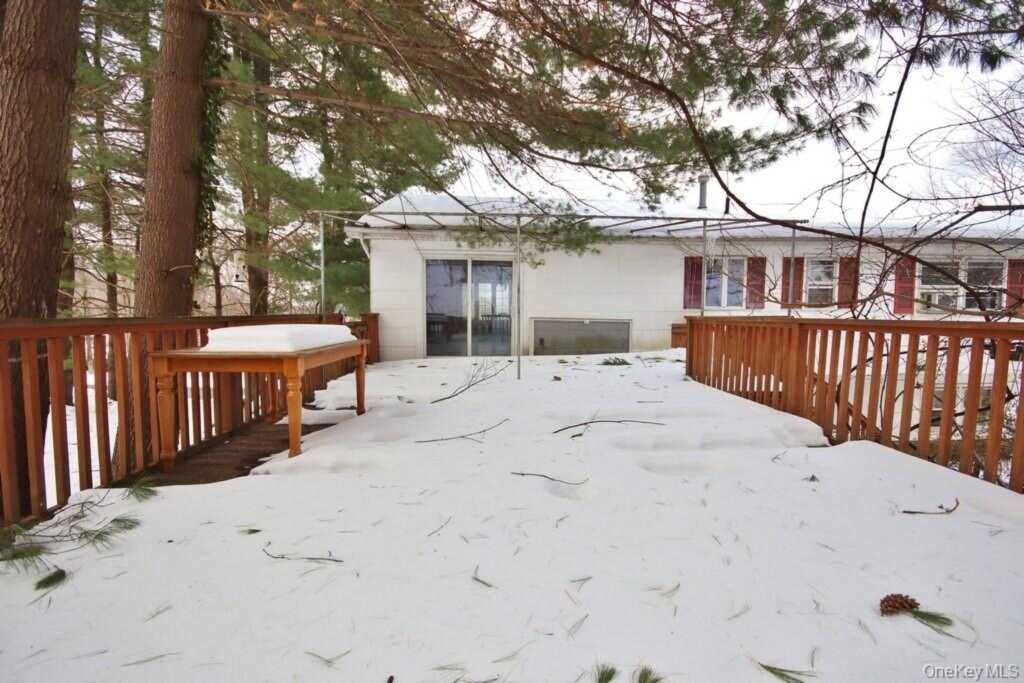 887 Stockton Road, Valley Cottage, NY 10989 - Photo 32 of 34