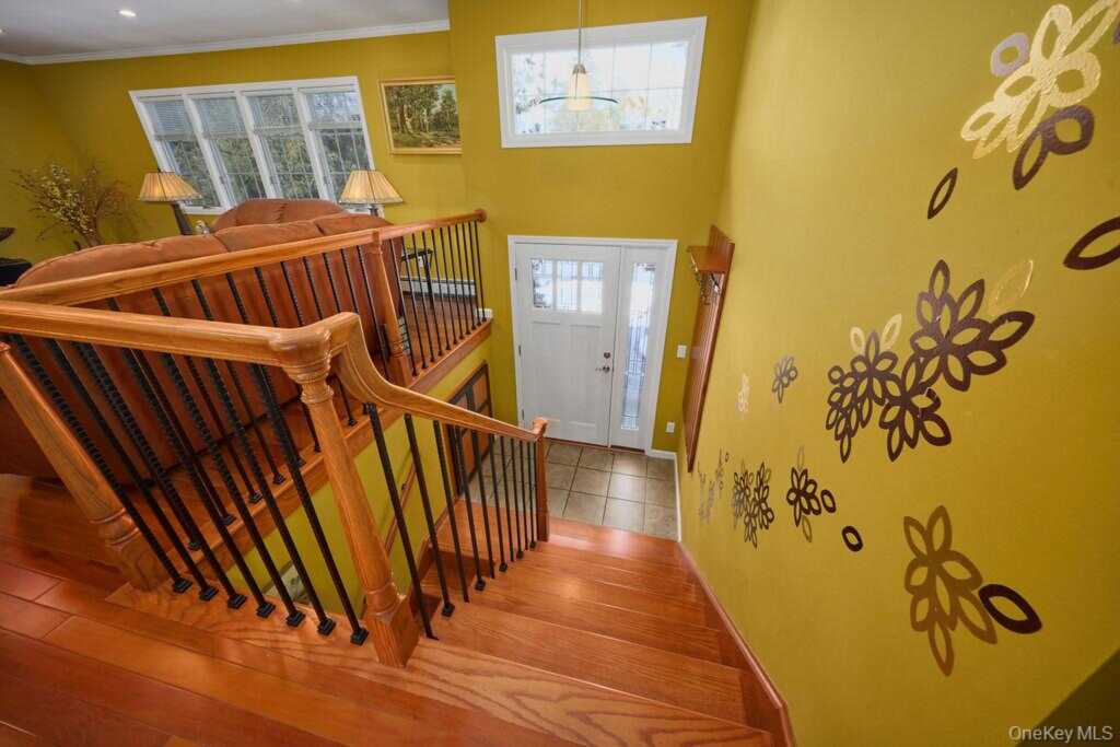 124 Braunsdorf Road, Pearl River, NY 10965 - Photo 11 of 35