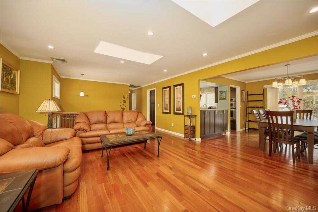 124 Braunsdorf Road, Pearl River, NY 10965 - Photo 12 of 35