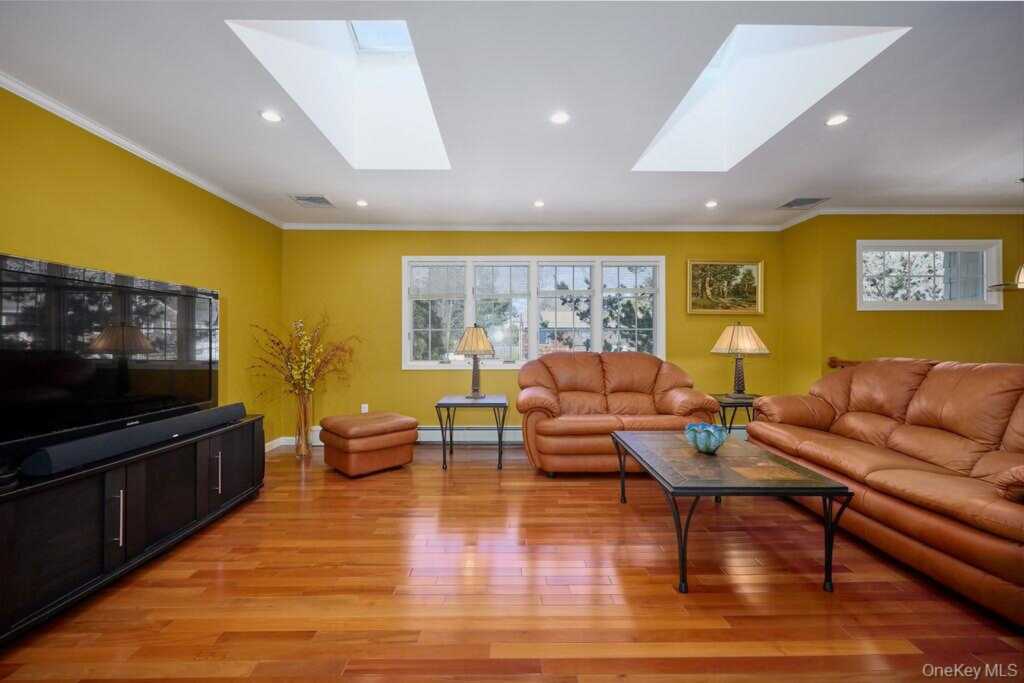 124 Braunsdorf Road, Pearl River, NY 10965 - Photo 13 of 35