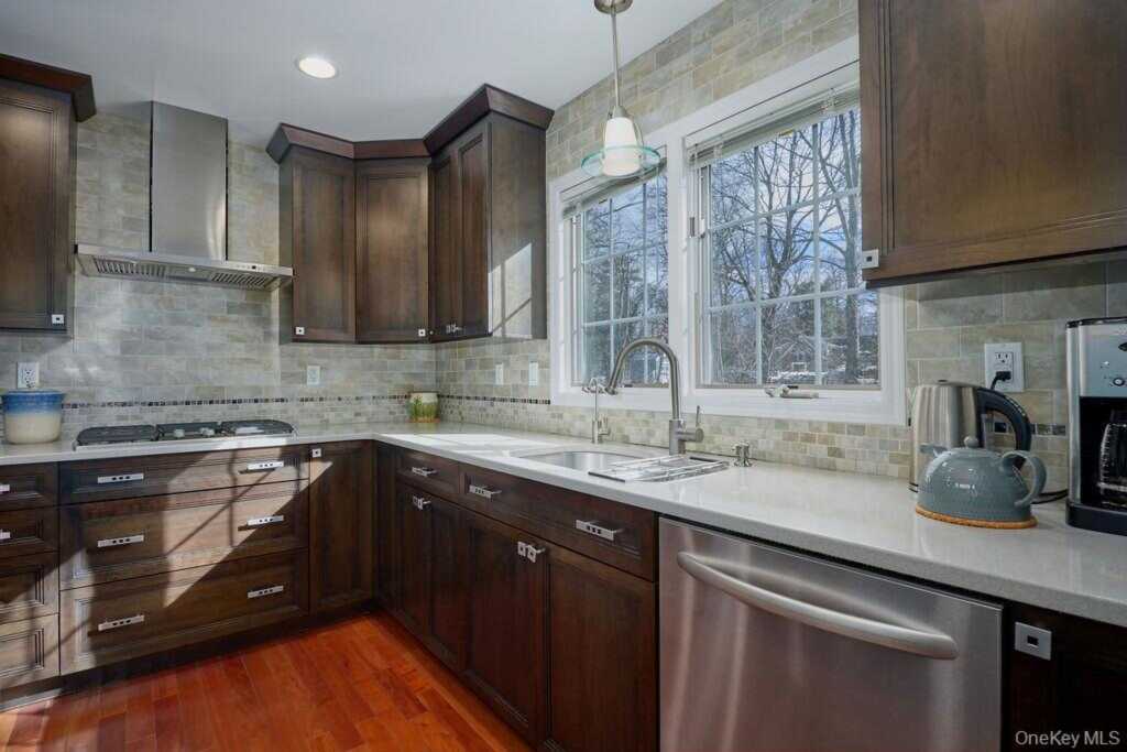 124 Braunsdorf Road, Pearl River, NY 10965 - Photo 20 of 35