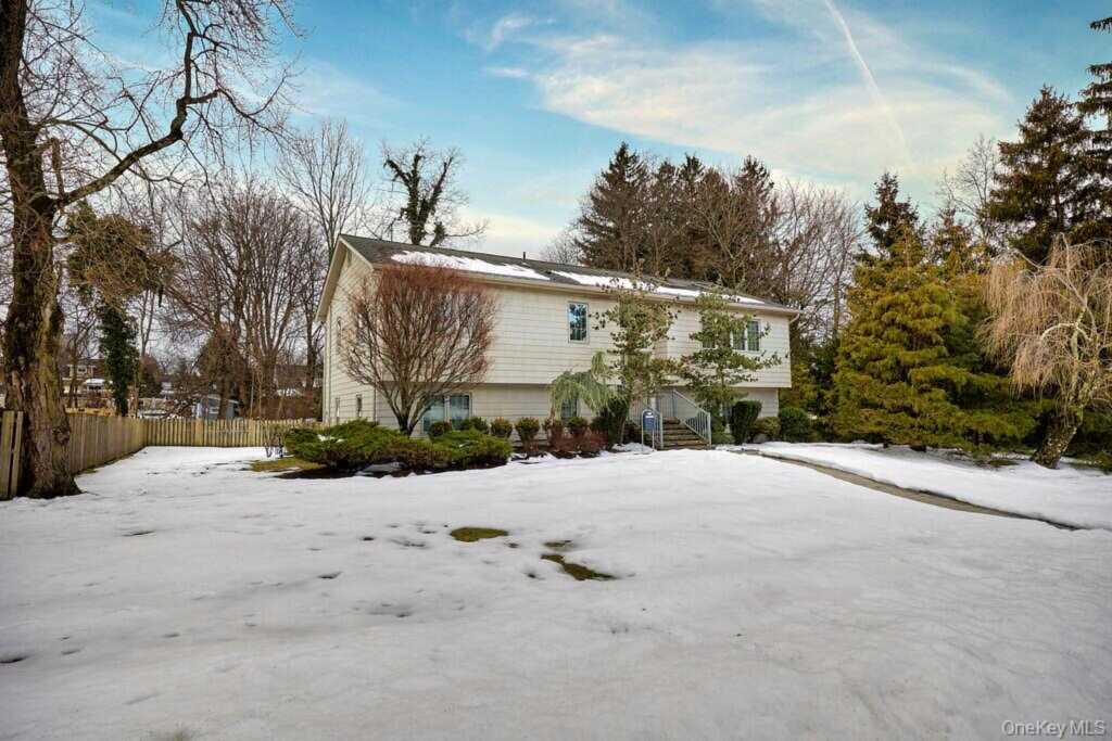 124 Braunsdorf Road, Pearl River, NY 10965 - Photo 4 of 35