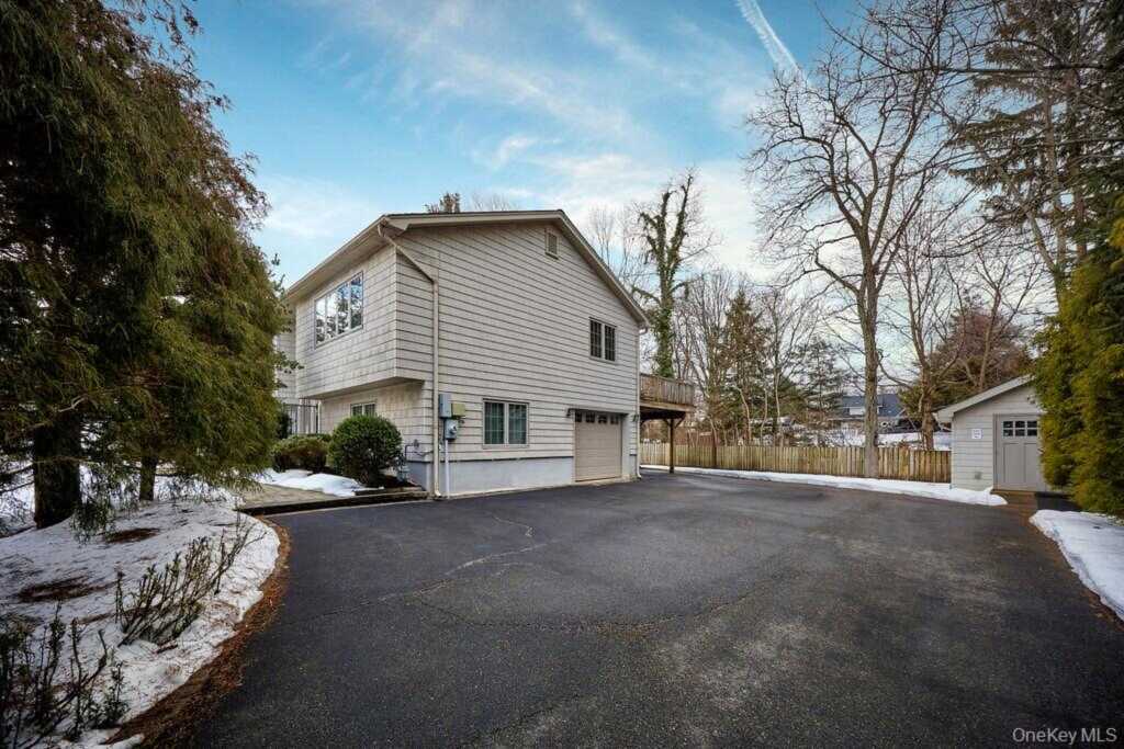 124 Braunsdorf Road, Pearl River, NY 10965 - Photo 6 of 35