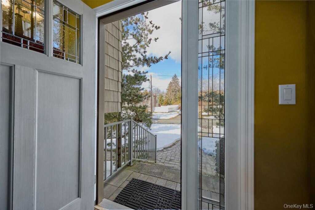 124 Braunsdorf Road, Pearl River, NY 10965 - Photo 9 of 35