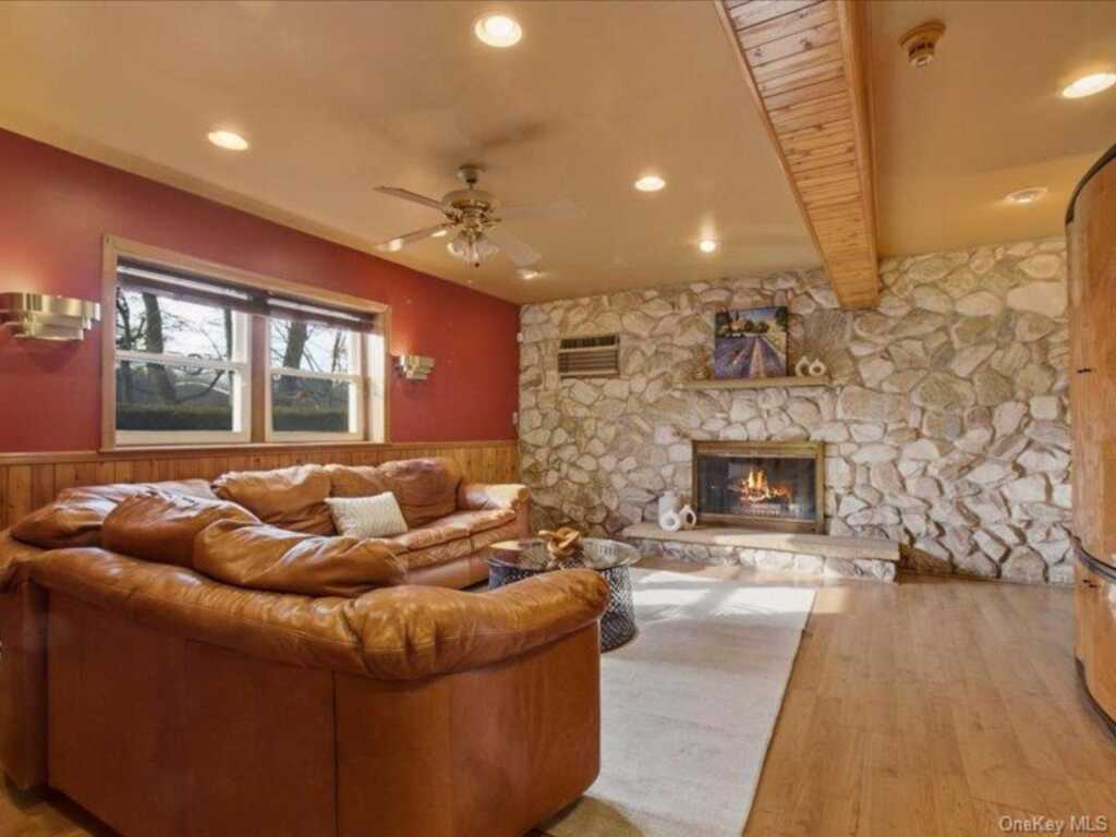20 Rose Street, White Plains, NY 10605 - Photo 14 of 25