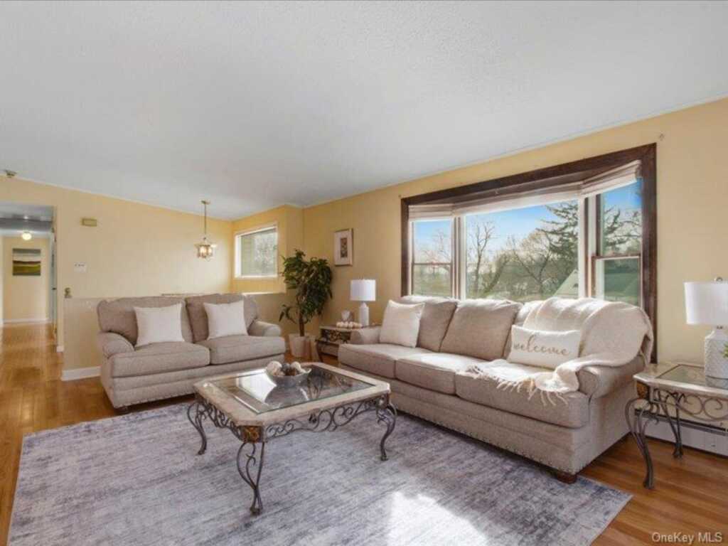 20 Rose Street, White Plains, NY 10605 - Photo 5 of 25