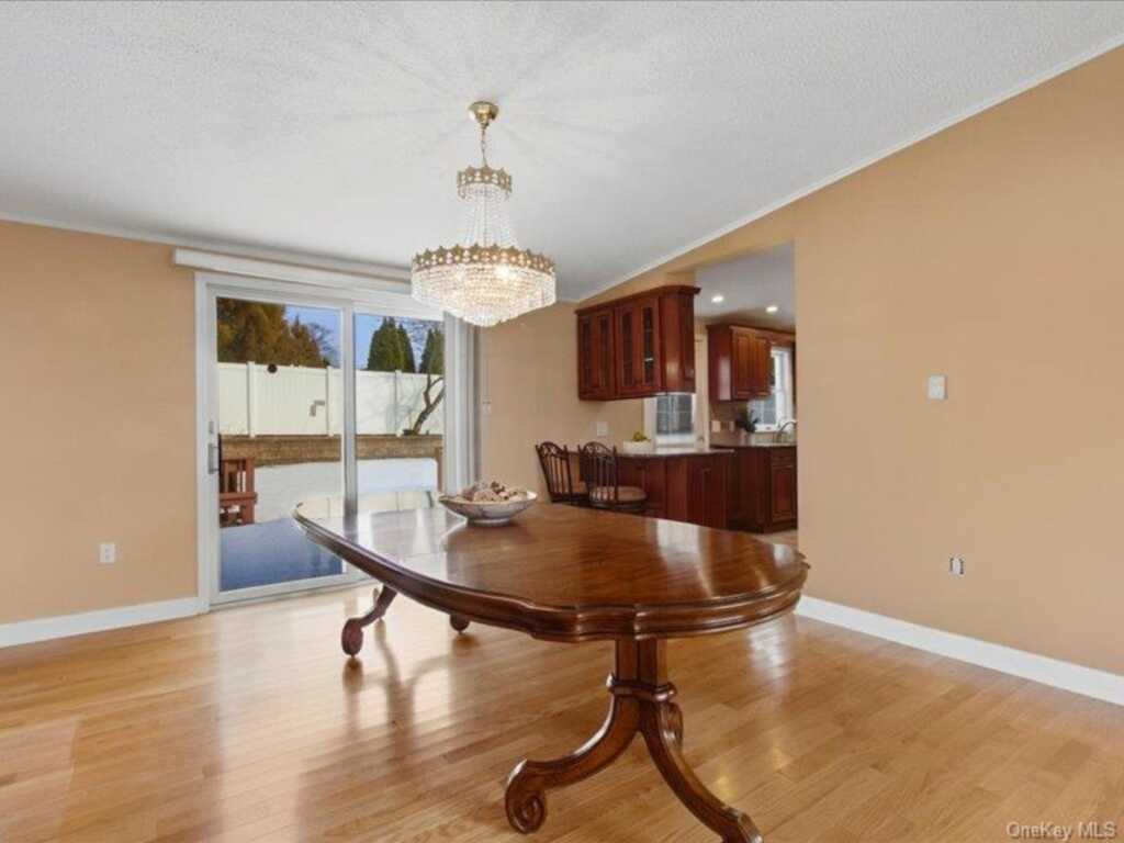 20 Rose Street, White Plains, NY 10605 - Photo 7 of 25