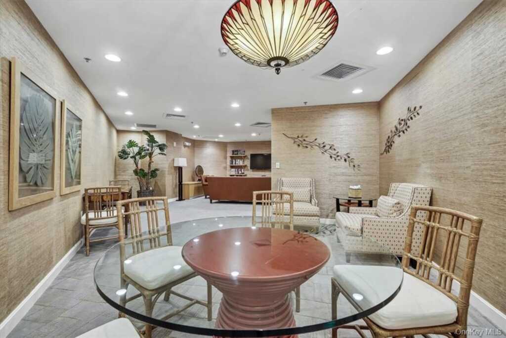 1 Renaissance Square, Unit #9D, White Plains, NY 10601 - Photo 13 of 17