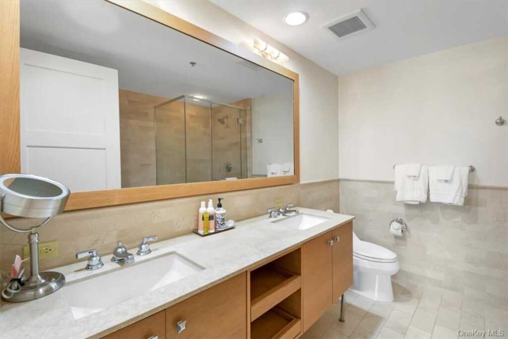 1 Renaissance Square, Unit #9D, White Plains, NY 10601 - Photo 8 of 17