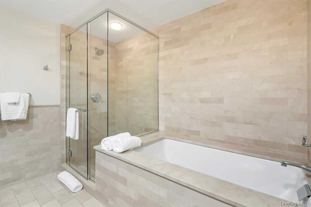 1 Renaissance Square, Unit #9D, White Plains, NY 10601 - Photo 9 of 17