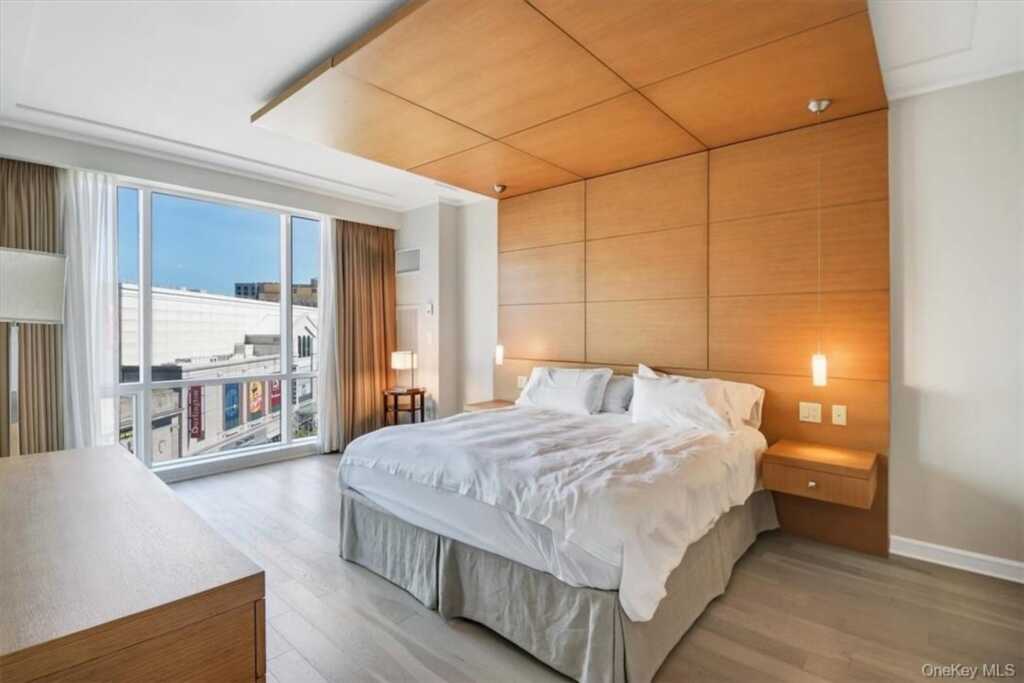 1 Renaissance Square, Unit #7B, White Plains, NY 10601 - Photo 6 of 10