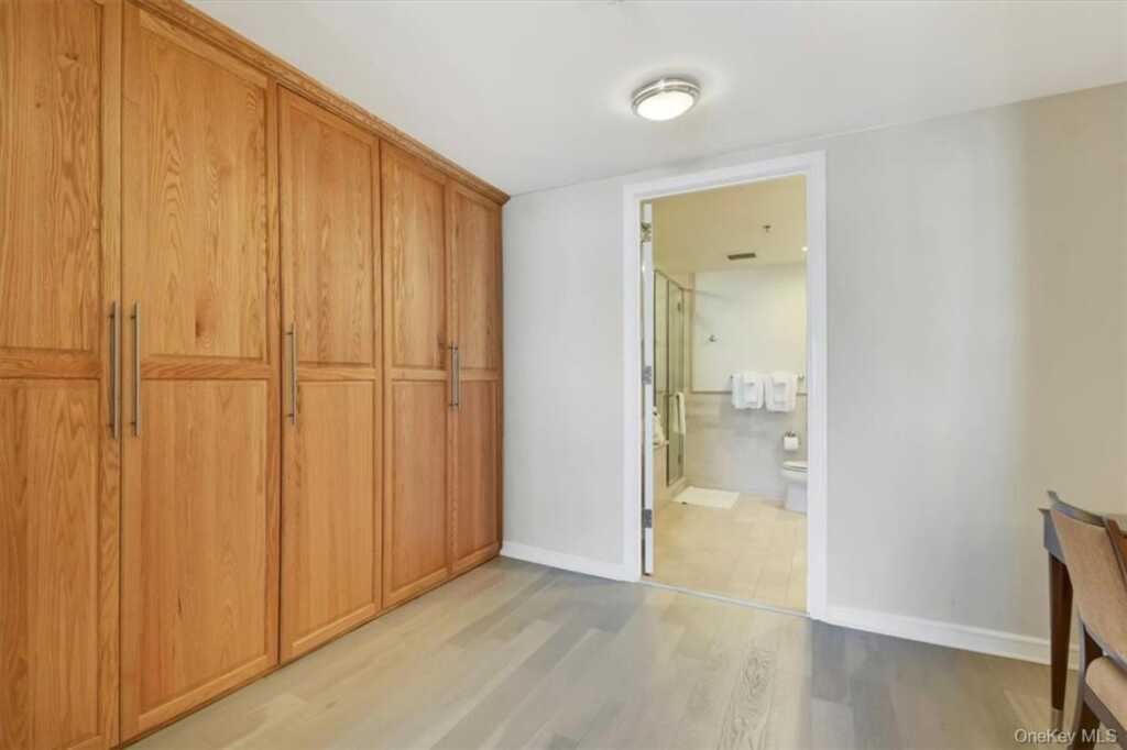 1 Renaissance Square, Unit #7B, White Plains, NY 10601 - Photo 8 of 10