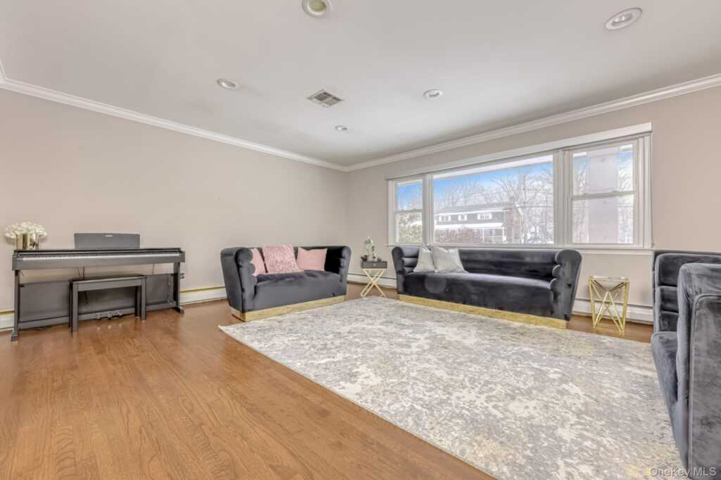 23 Scenic Drive, Suffern, NY 10901 - Photo 5 of 30