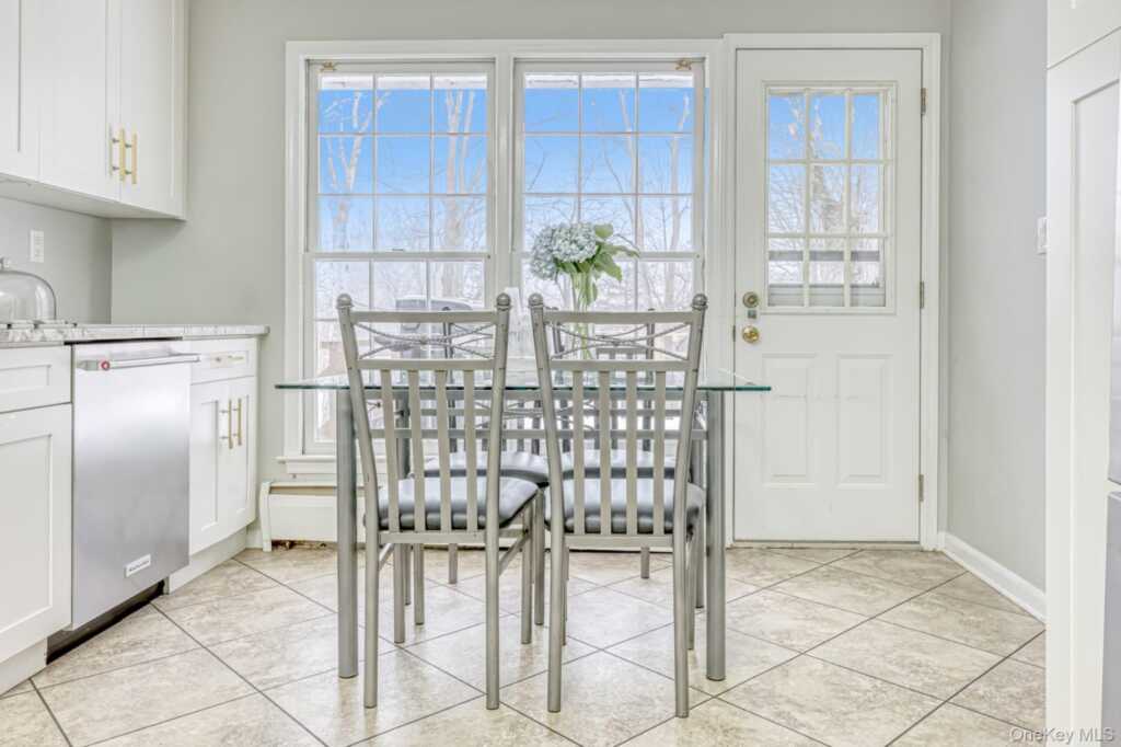 23 Scenic Drive, Suffern, NY 10901 - Photo 8 of 30