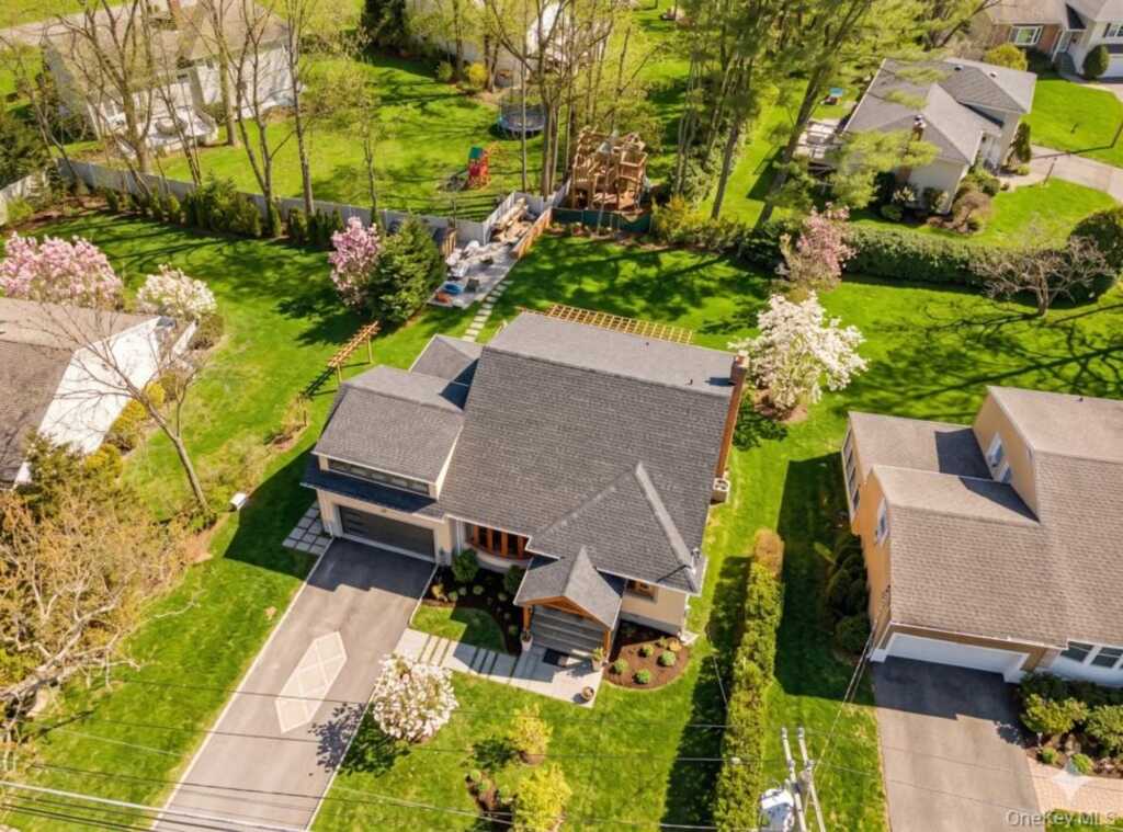 719 Wilmot Road, New Rochelle, NY 10583 - Photo 3 of 30