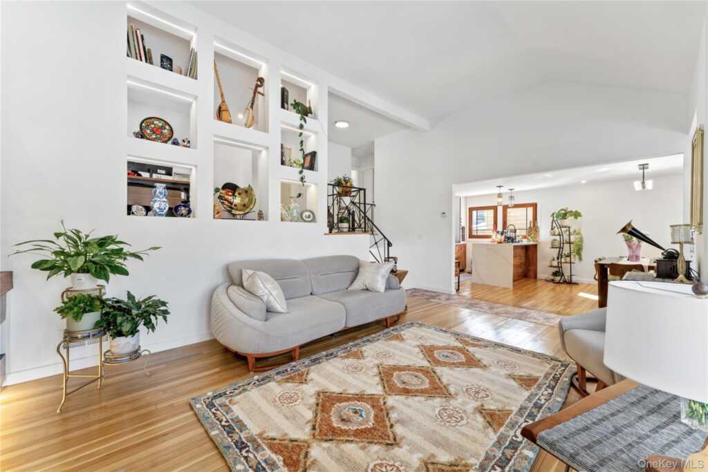 719 Wilmot Road, New Rochelle, NY 10583 - Photo 7 of 30