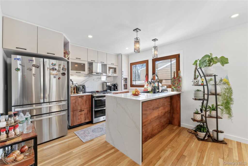719 Wilmot Road, New Rochelle, NY 10583 - Photo 9 of 30