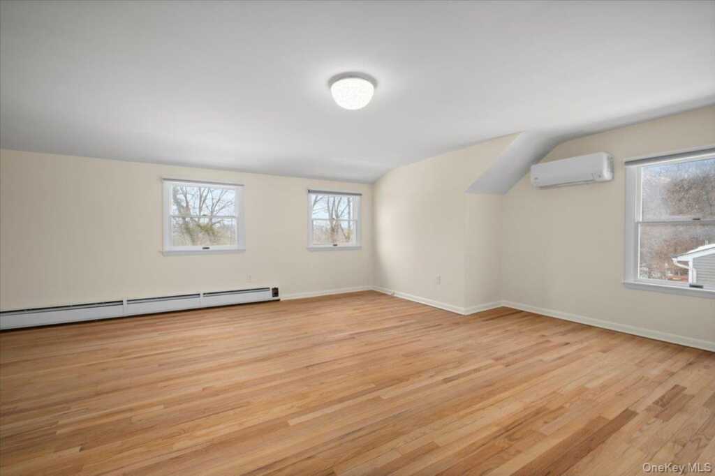 146 N Lincoln Street, Pearl River, NY 10965 - Photo 18 of 36