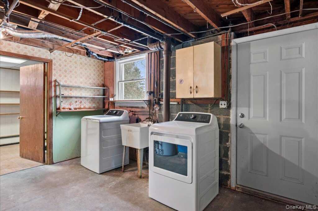 146 N Lincoln Street, Pearl River, NY 10965 - Photo 26 of 36