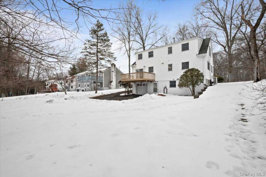 146 N Lincoln Street, Pearl River, NY 10965 - Photo 31 of 36