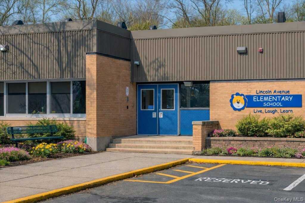 146 N Lincoln Street, Pearl River, NY 10965 - Photo 33 of 36