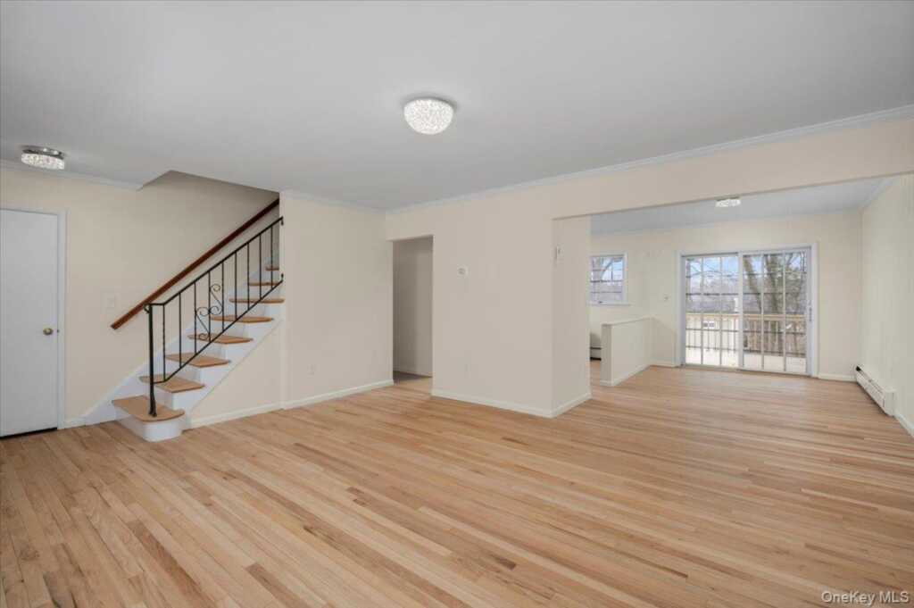 146 N Lincoln Street, Pearl River, NY 10965 - Photo 4 of 36