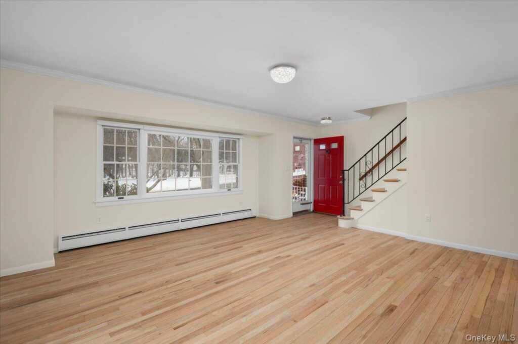 146 N Lincoln Street, Pearl River, NY 10965 - Photo 7 of 36