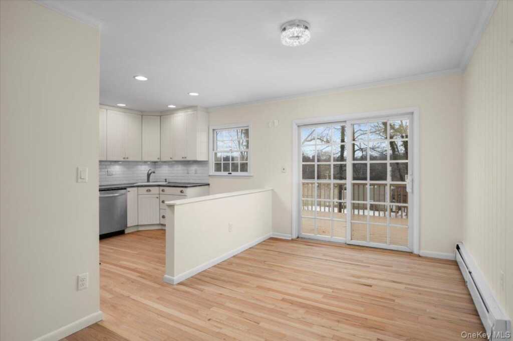 146 N Lincoln Street, Pearl River, NY 10965 - Photo 9 of 36