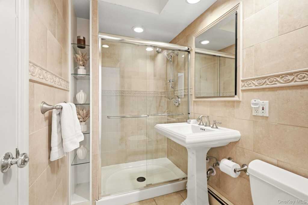 39 Lambert Lane, New Rochelle, NY 10804 - Photo 15 of 30