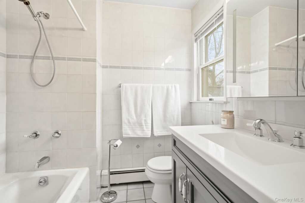 39 Lambert Lane, New Rochelle, NY 10804 - Photo 19 of 30