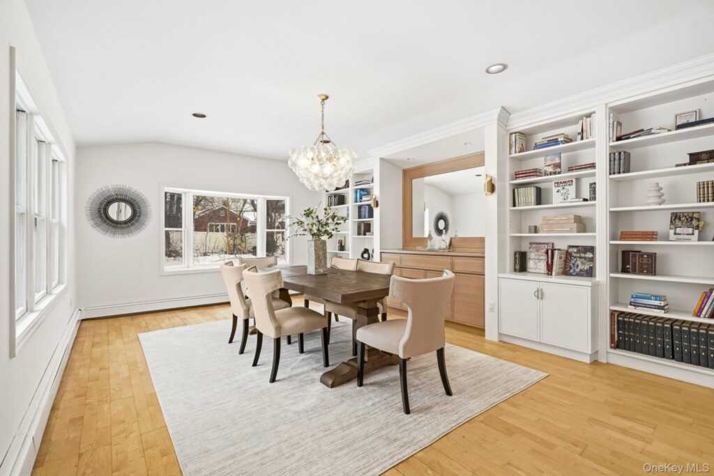 39 Lambert Lane, New Rochelle, NY 10804 - Photo 7 of 30