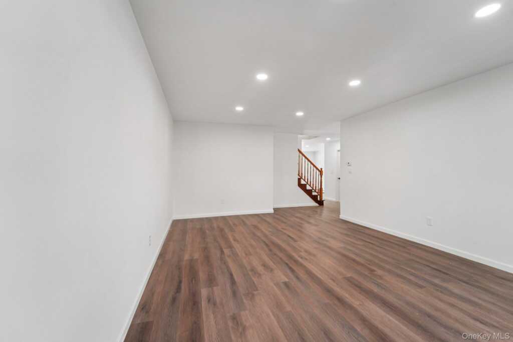 29 Green Avenue, Valley Cottage, NY 10989 - Photo 10 of 49