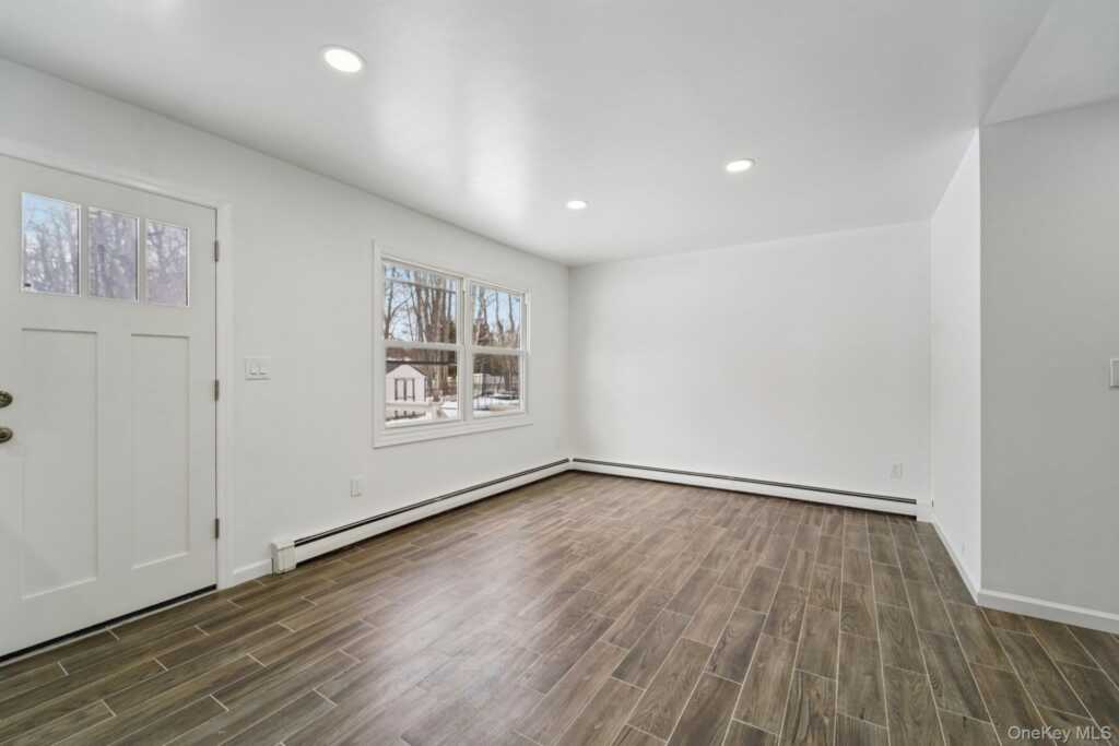 29 Green Avenue, Valley Cottage, NY 10989 - Photo 13 of 49