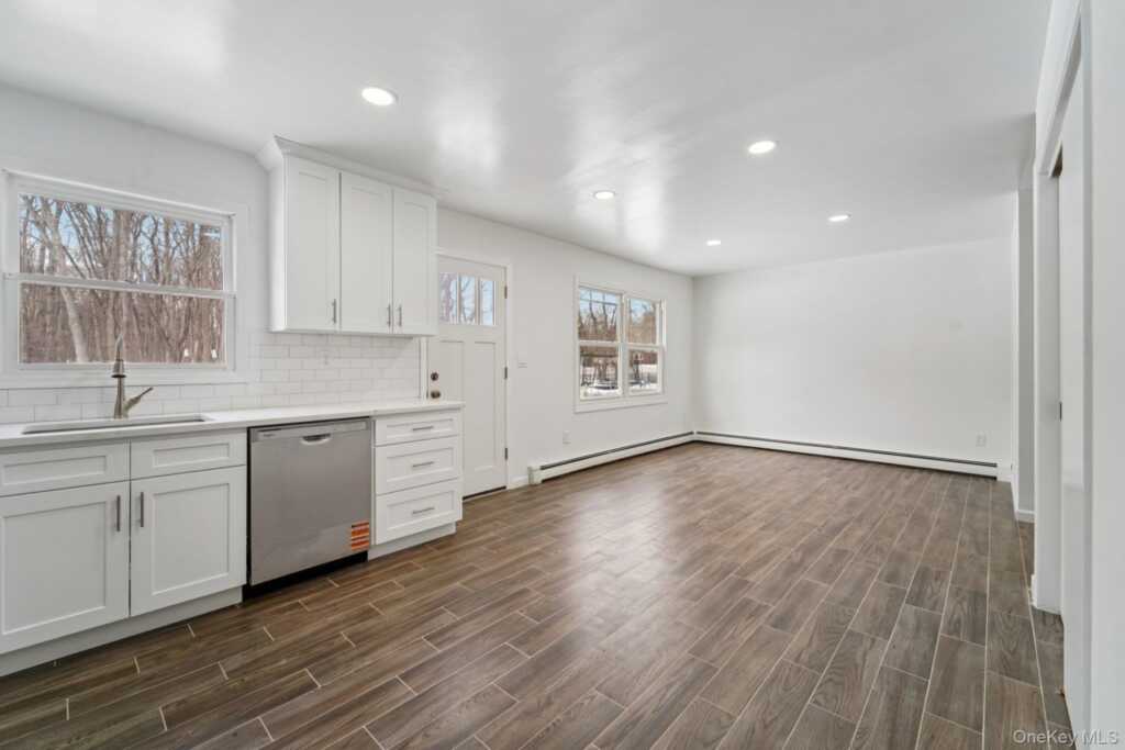 29 Green Avenue, Valley Cottage, NY 10989 - Photo 17 of 49