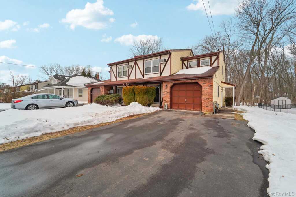 29 Green Avenue, Valley Cottage, NY 10989 - Photo 2 of 49