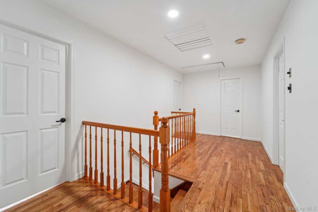 29 Green Avenue, Valley Cottage, NY 10989 - Photo 23 of 49