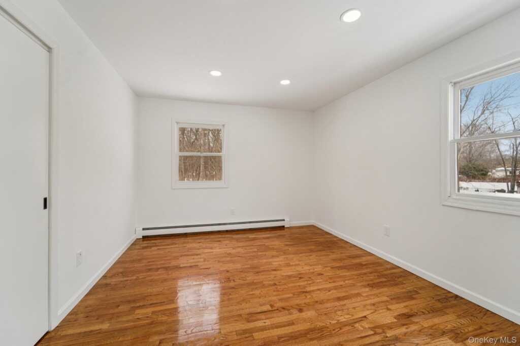 29 Green Avenue, Valley Cottage, NY 10989 - Photo 25 of 49