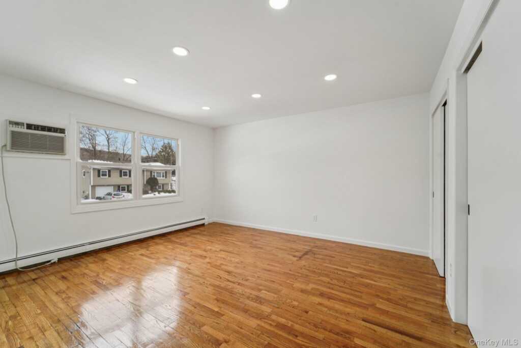 29 Green Avenue, Valley Cottage, NY 10989 - Photo 30 of 49