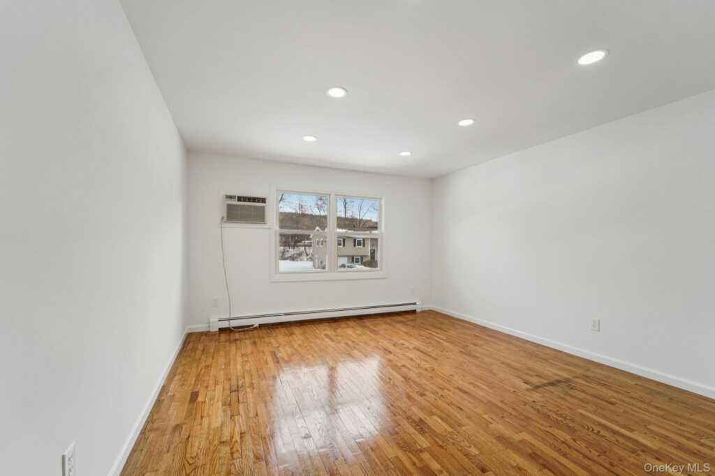 29 Green Avenue, Valley Cottage, NY 10989 - Photo 31 of 49