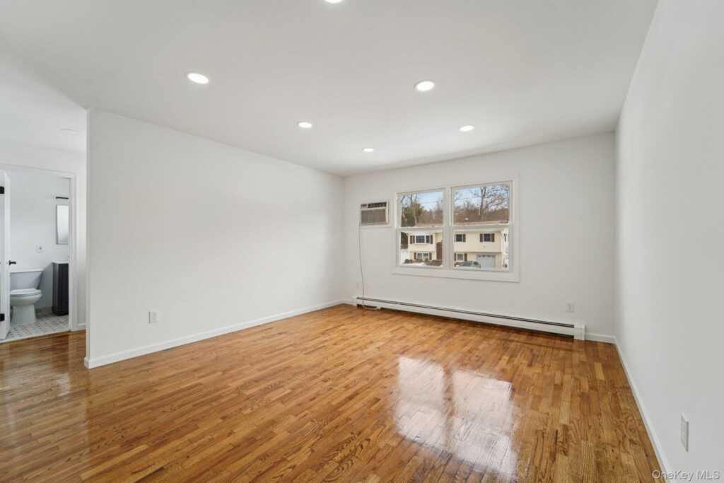 29 Green Avenue, Valley Cottage, NY 10989 - Photo 32 of 49