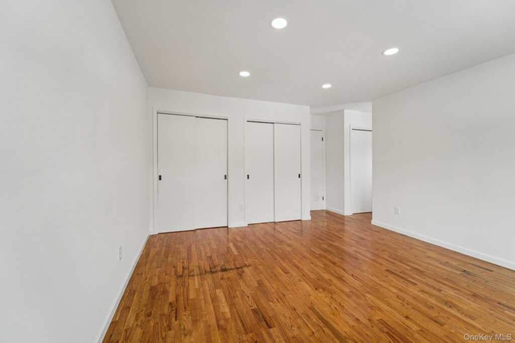 29 Green Avenue, Valley Cottage, NY 10989 - Photo 33 of 49