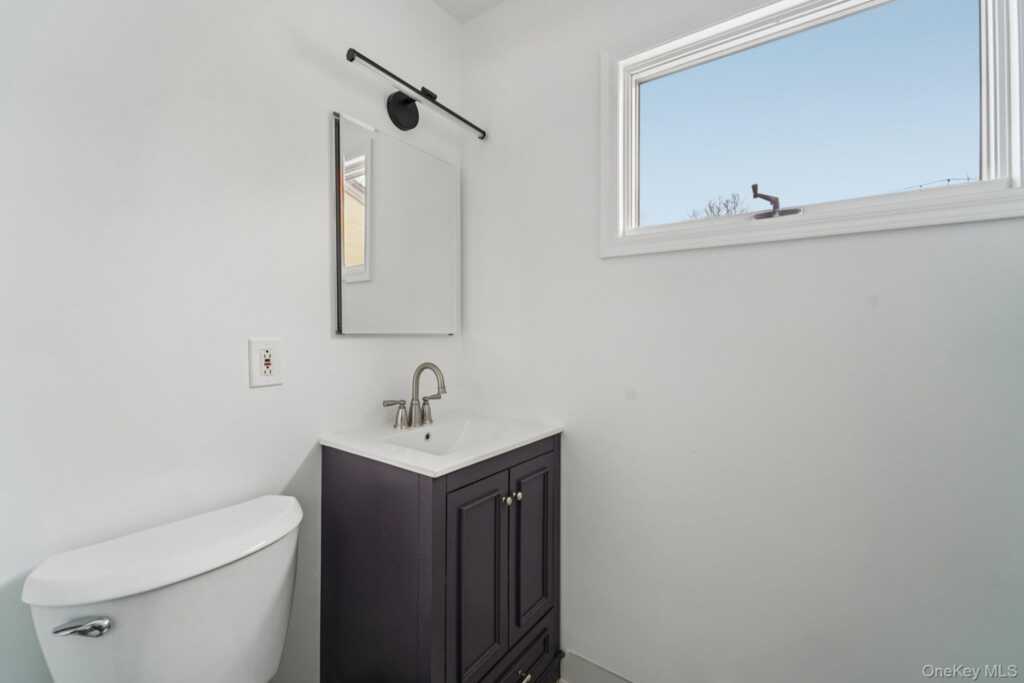 29 Green Avenue, Valley Cottage, NY 10989 - Photo 36 of 49